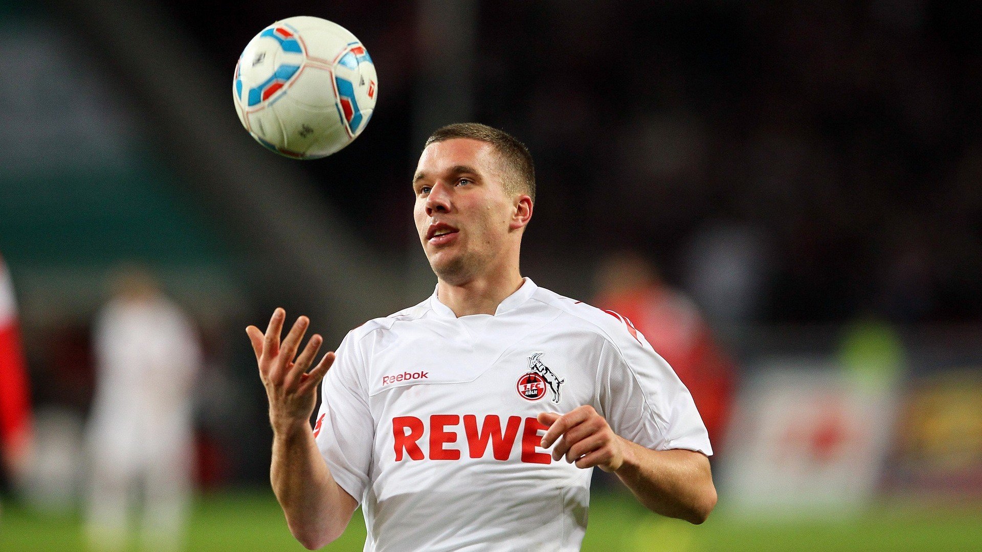 九游app官网下载-英超叹为观止：奇迹般的配合瞬间，zaker 英超